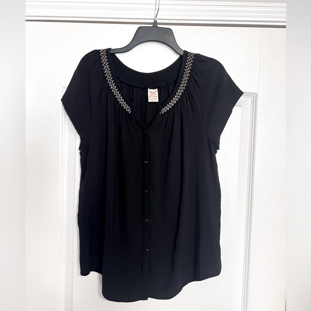 No Boundaries Black Short Sleeve Top Button Accent